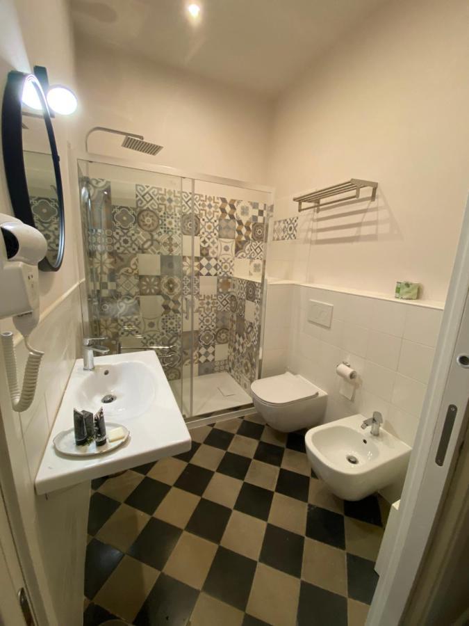B&B Romeo Luxury Rooms CTA Exterior photo