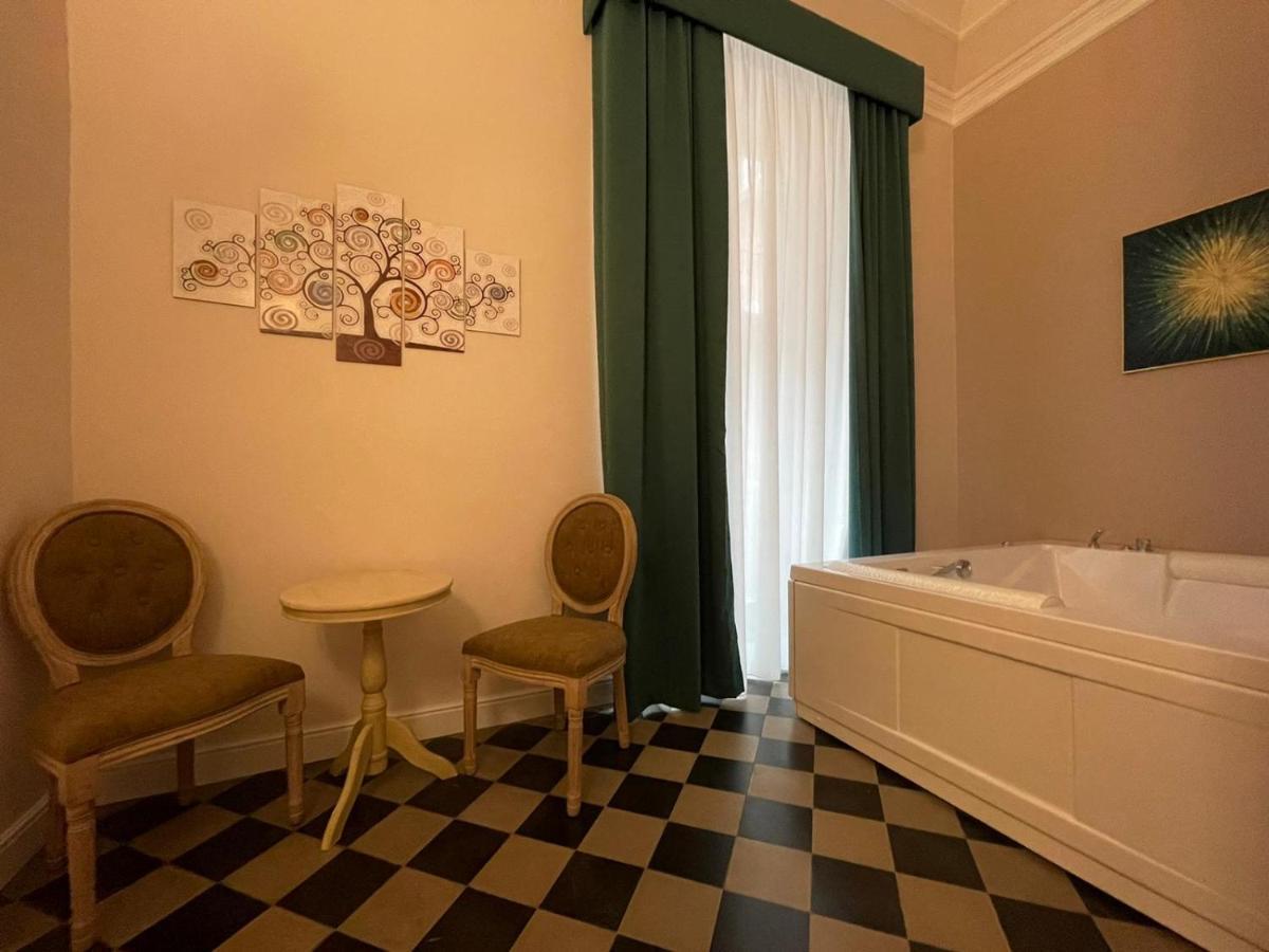 B&B Romeo Luxury Rooms CTA Exterior photo