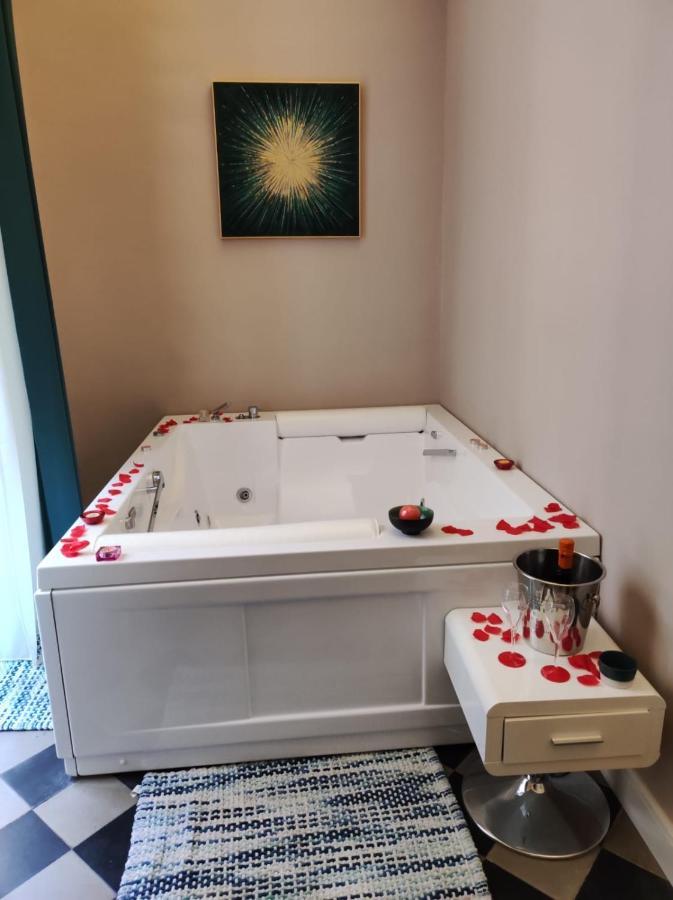 B&B Romeo Luxury Rooms CTA Exterior photo