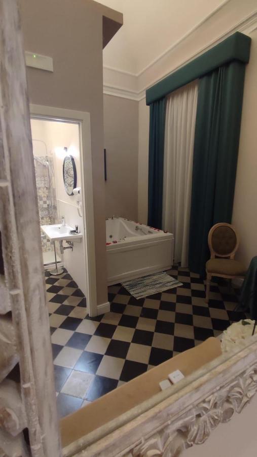 B&B Romeo Luxury Rooms CTA Exterior photo