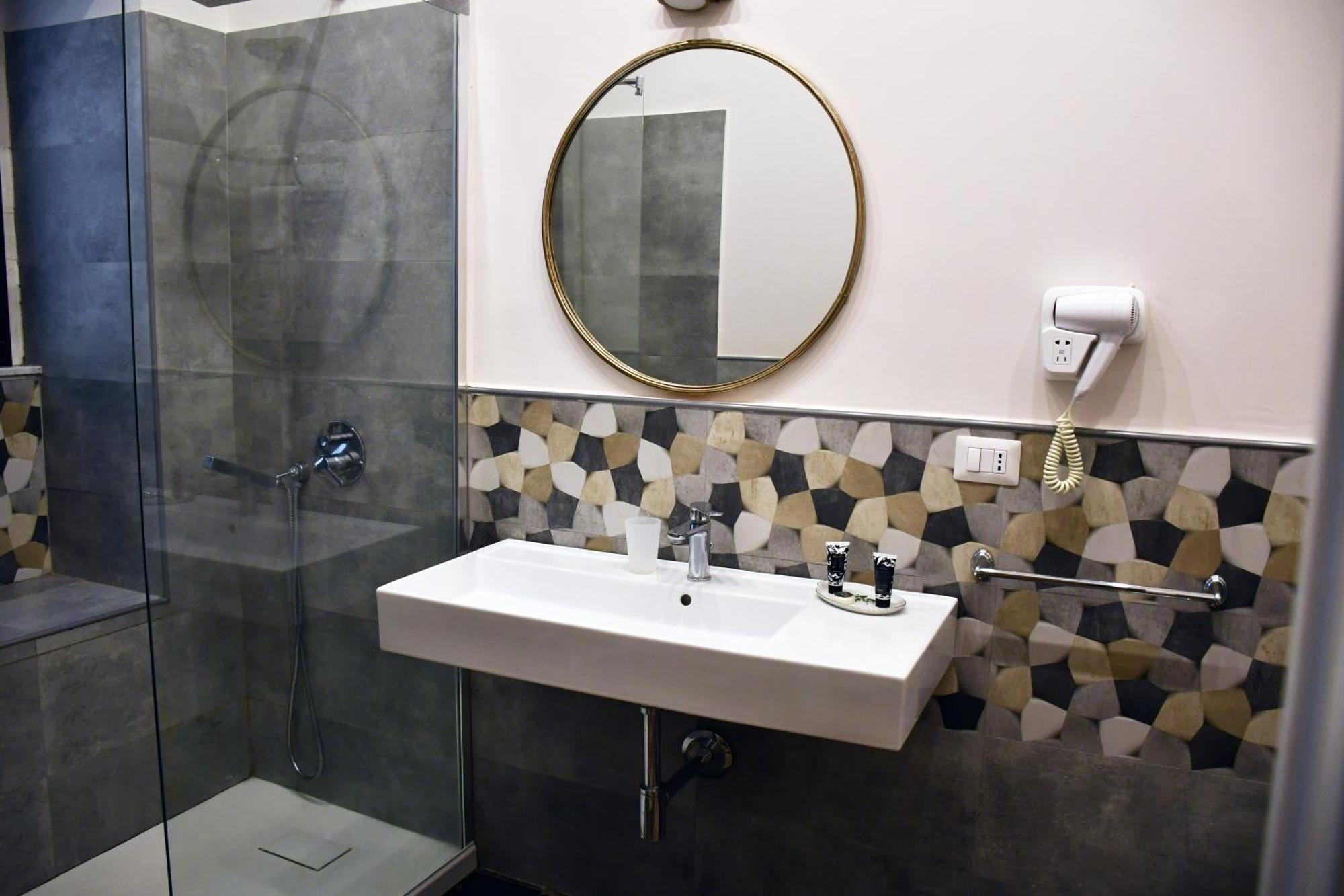 B&B Romeo Luxury Rooms CTA Exterior photo
